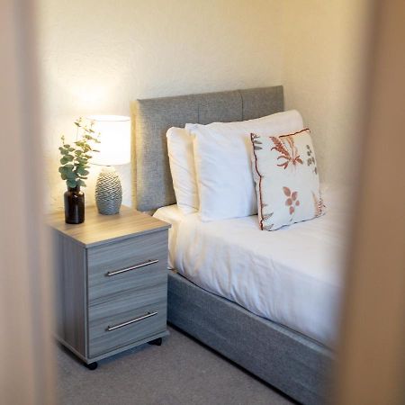 Adrian House, Near Hospital, Easy Parking + Garden Apartment Carlisle  Bagian luar foto