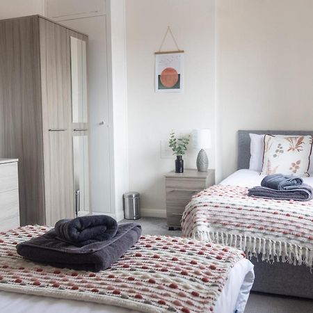 Adrian House, Near Hospital, Easy Parking + Garden Apartment Carlisle  Bagian luar foto