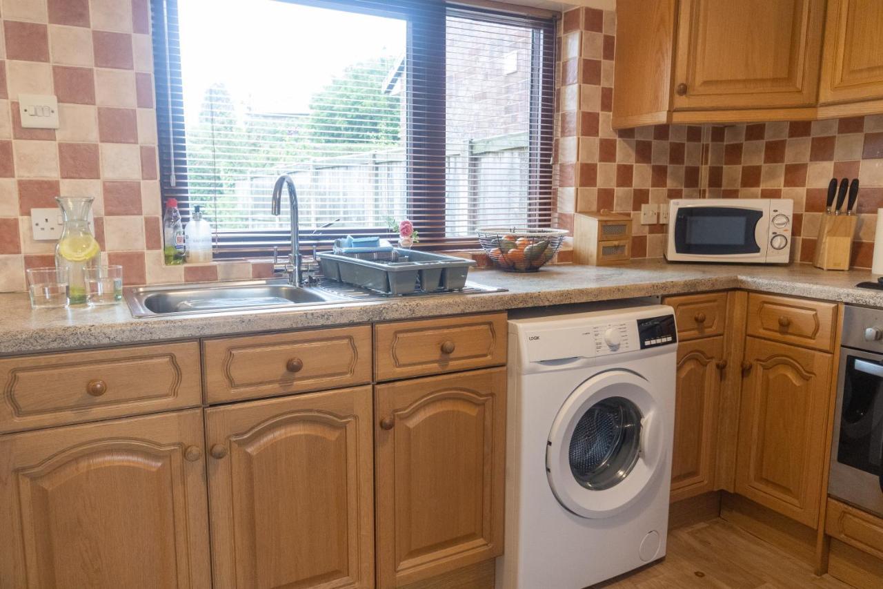 Adrian House, Near Hospital, Easy Parking + Garden Apartment Carlisle  Bagian luar foto