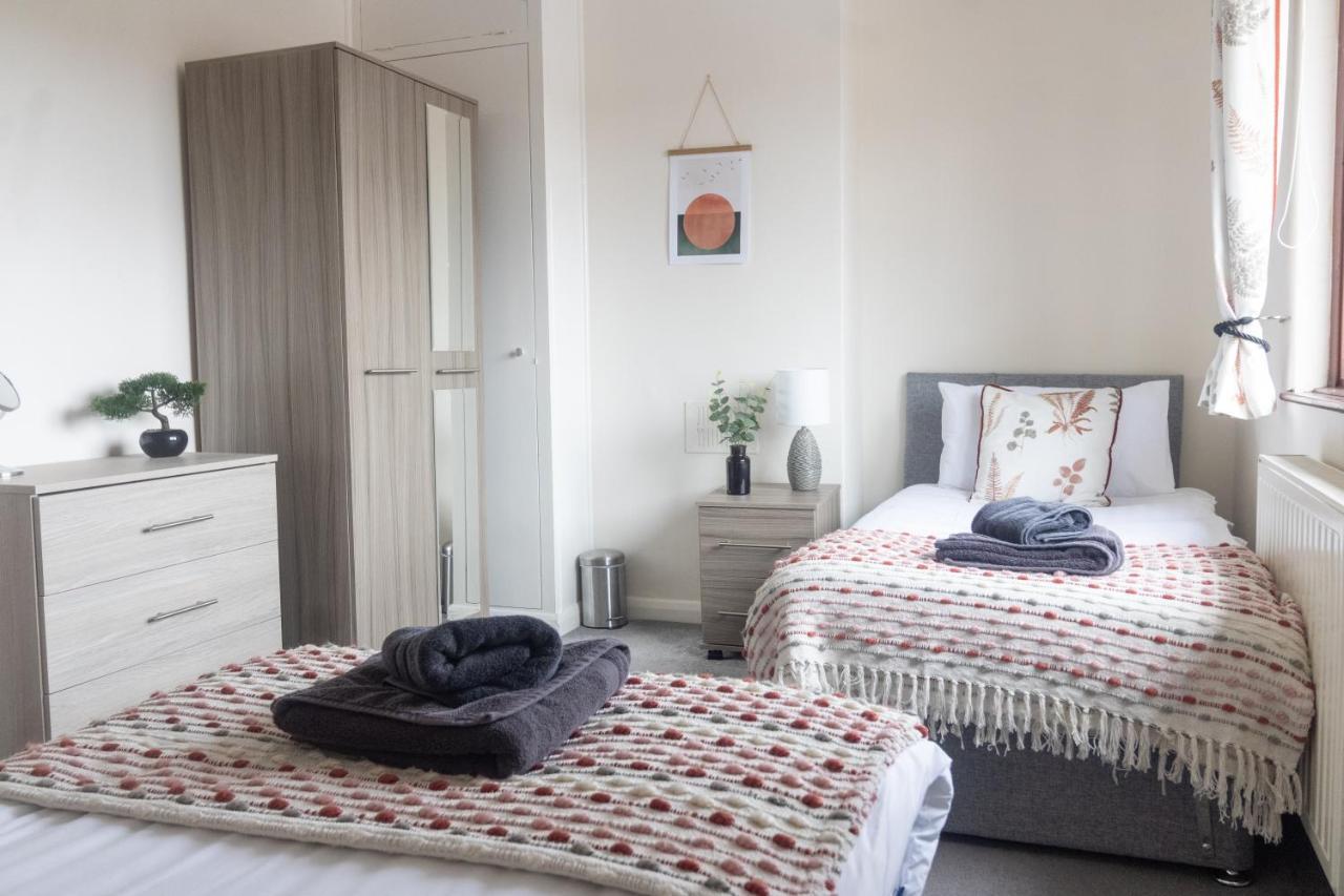 Adrian House, Near Hospital, Easy Parking + Garden Apartment Carlisle  Bagian luar foto