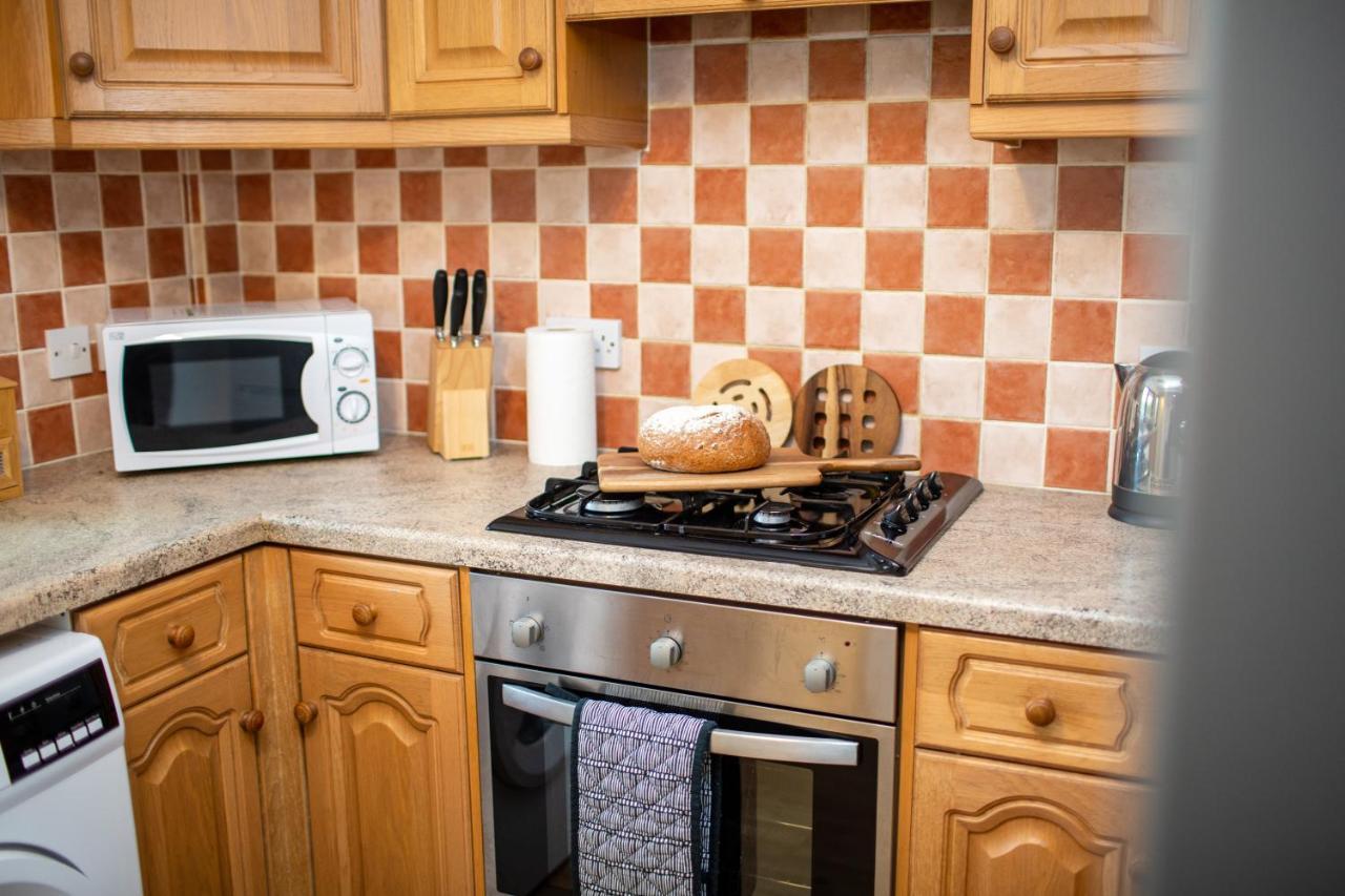 Adrian House, Near Hospital, Easy Parking + Garden Apartment Carlisle  Bagian luar foto