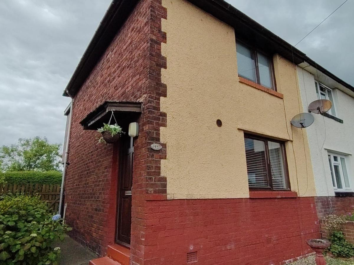 Adrian House, Near Hospital, Easy Parking + Garden Apartment Carlisle  Bagian luar foto