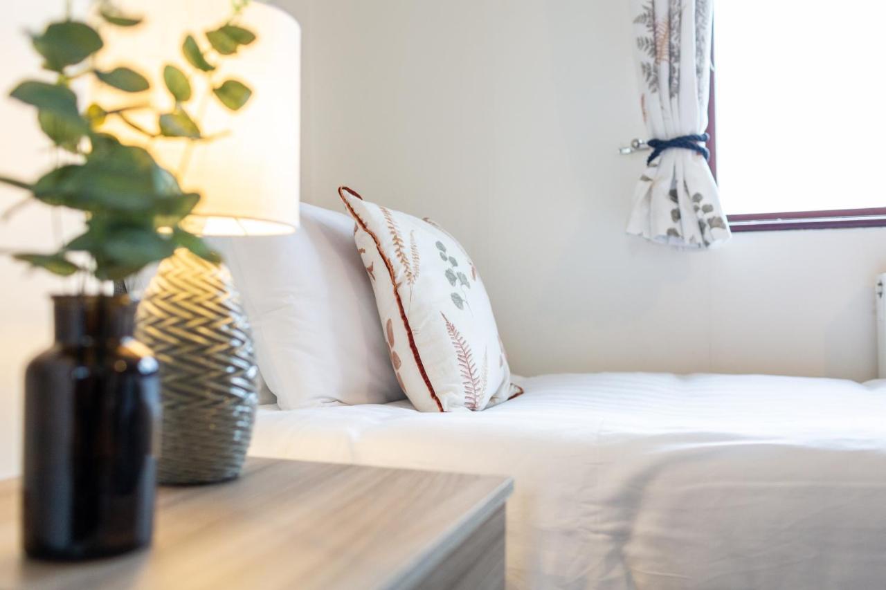 Adrian House, Near Hospital, Easy Parking + Garden Apartment Carlisle  Bagian luar foto