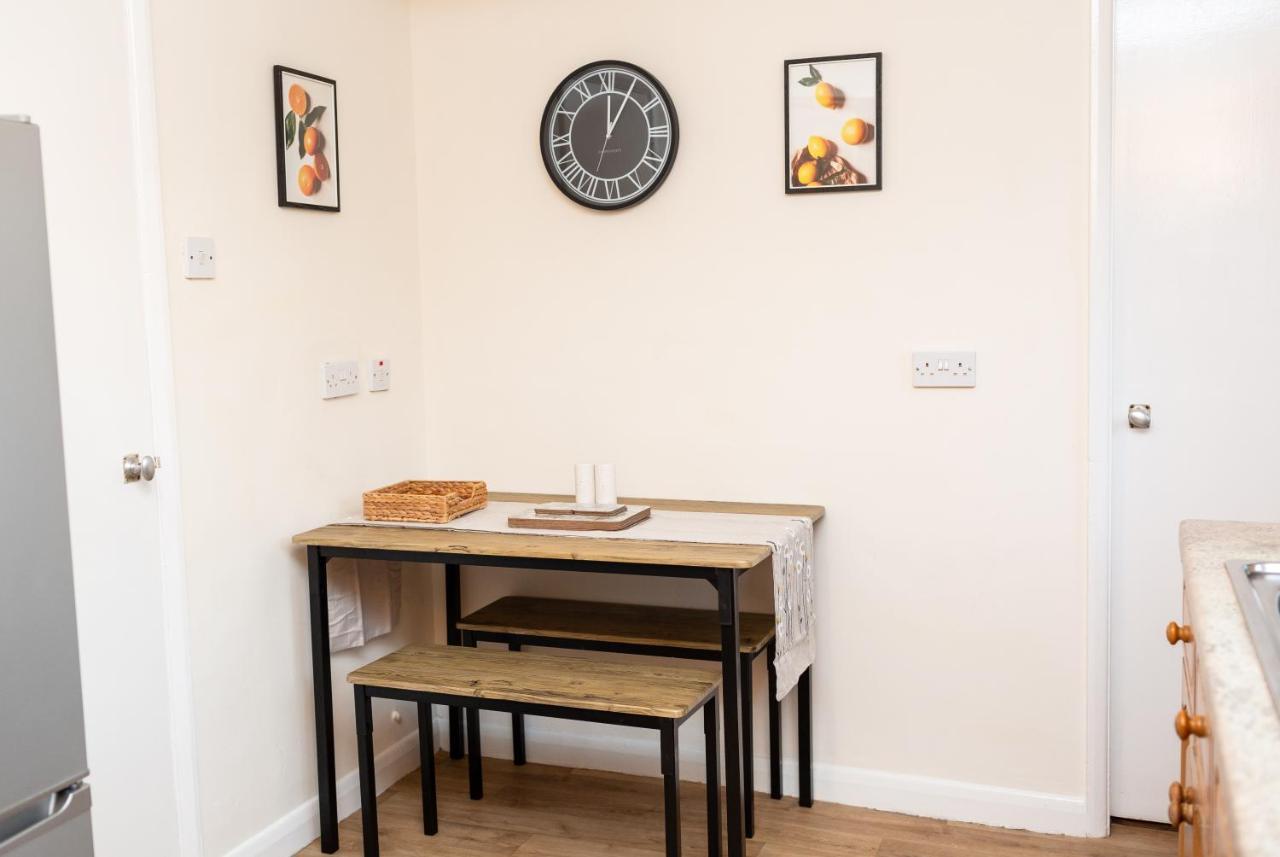 Adrian House, Near Hospital, Easy Parking + Garden Apartment Carlisle  Bagian luar foto
